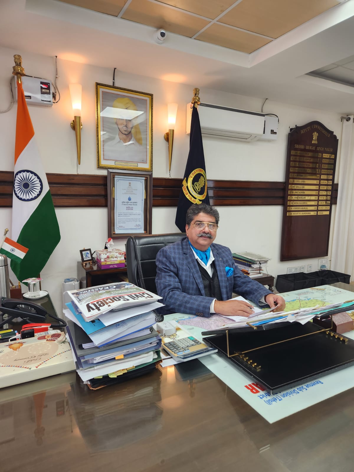 जिला मजिस्ट्रेट ने जिले में ट्रैक्टर और संबंधित उपकरणों के साथ खतरनाक प्रदर्शन/स्टंट पर प्रतिबंध लगा दिया है